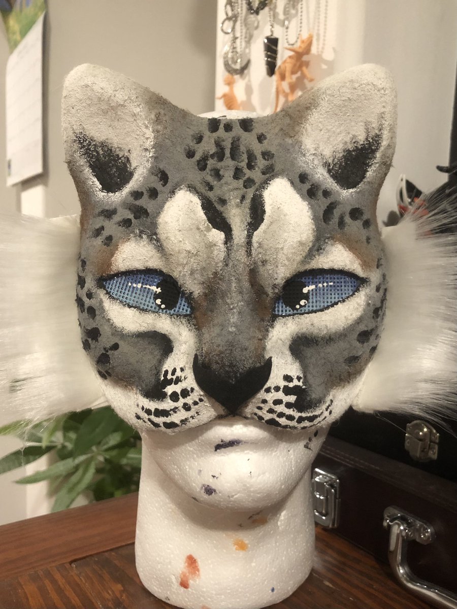 recent therian mask ive completed ;3 this one is a little snow leopard!! 🐾