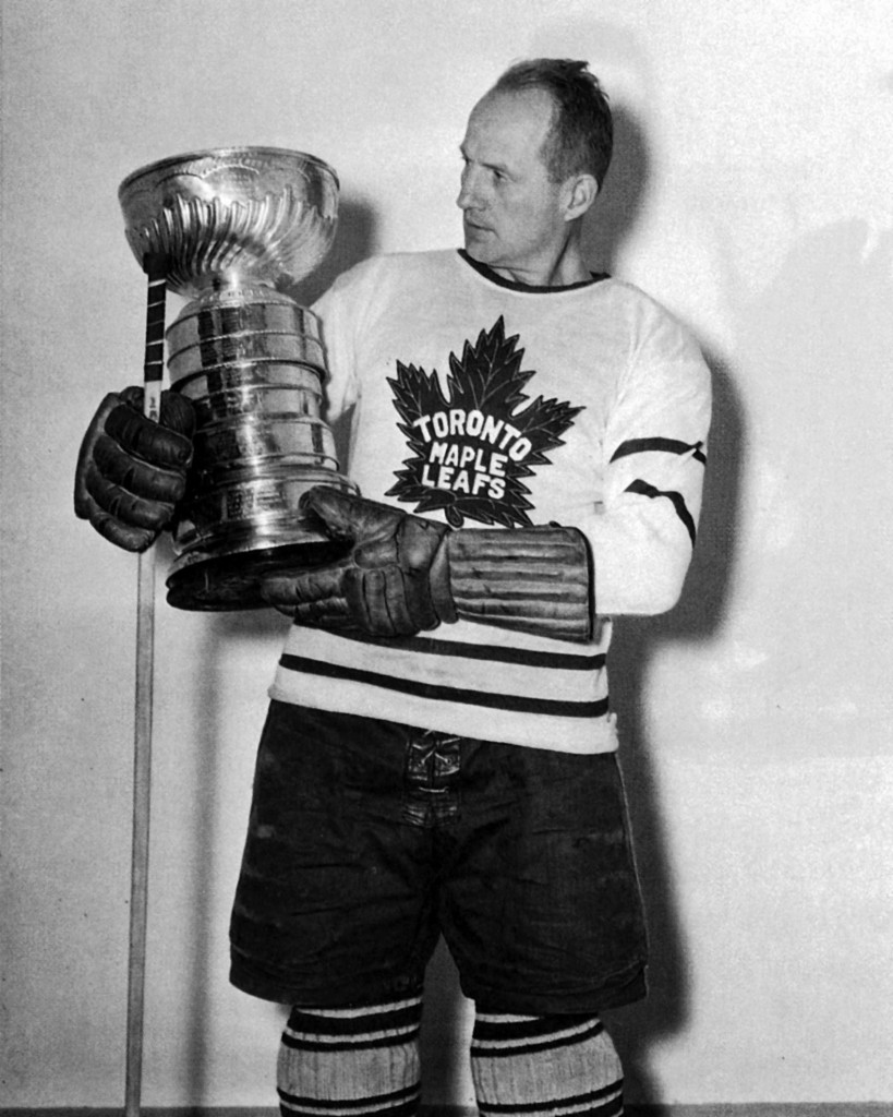 hockey_vintage's tweet photo. #WaybackWednsday The late HHOFer Clarence "Hap" Day was born 122 years ago today. Here's Hap as @MapleLeafs Captain with the Stanley Cup (1932) https://t.co/SdUdFsc0as
