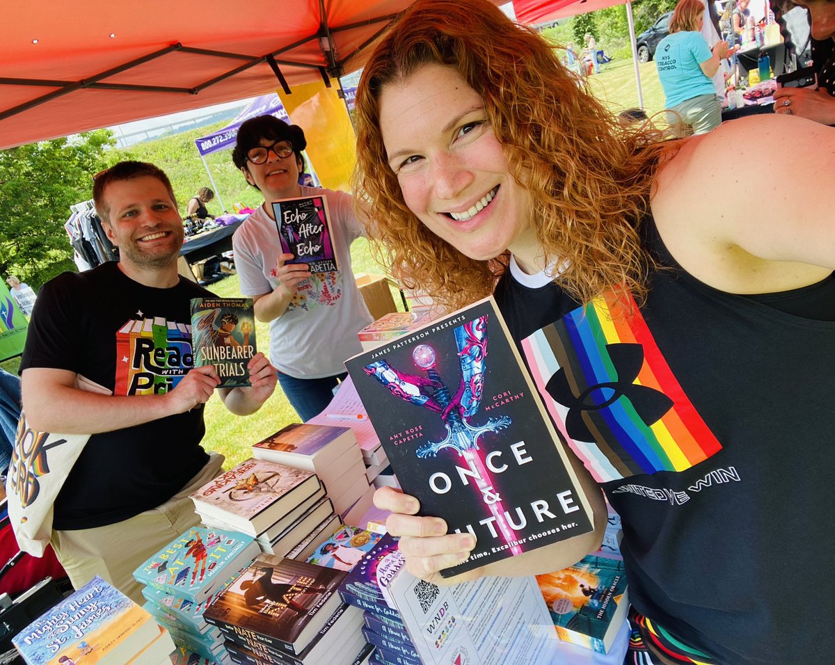 SLSTEast's tweet photo. @SLSTEast gave away over 200 #lgbtqia books to BK-12th Grade students at Pride Palooza in the Park this year! #leadoutloud #findyourselfinabook #pride 🏳️🌈 📚 🏳️⚧️ ❤️ https://t.co/WLDNmh5vPu