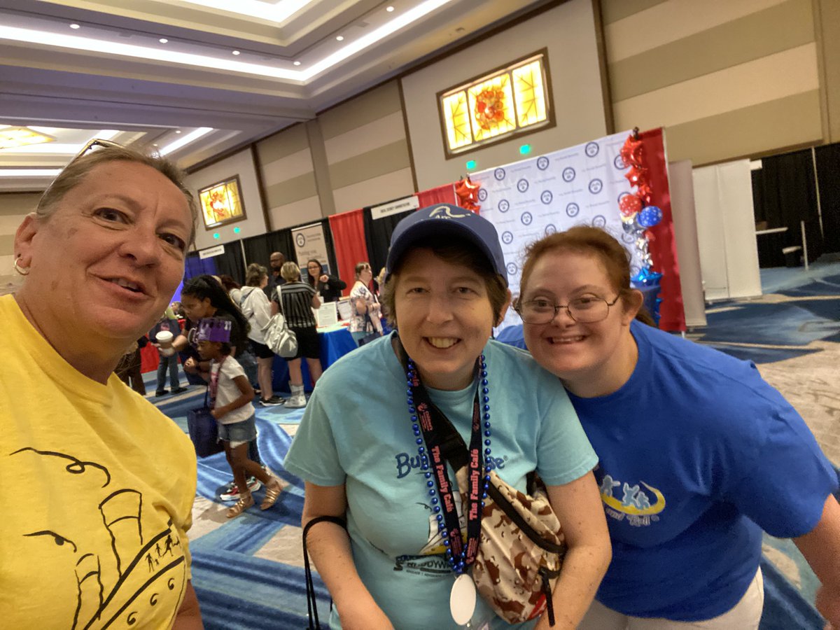 BuddyCruise's tweet photo. 💛💙 https://t.co/xUjxlUqq71