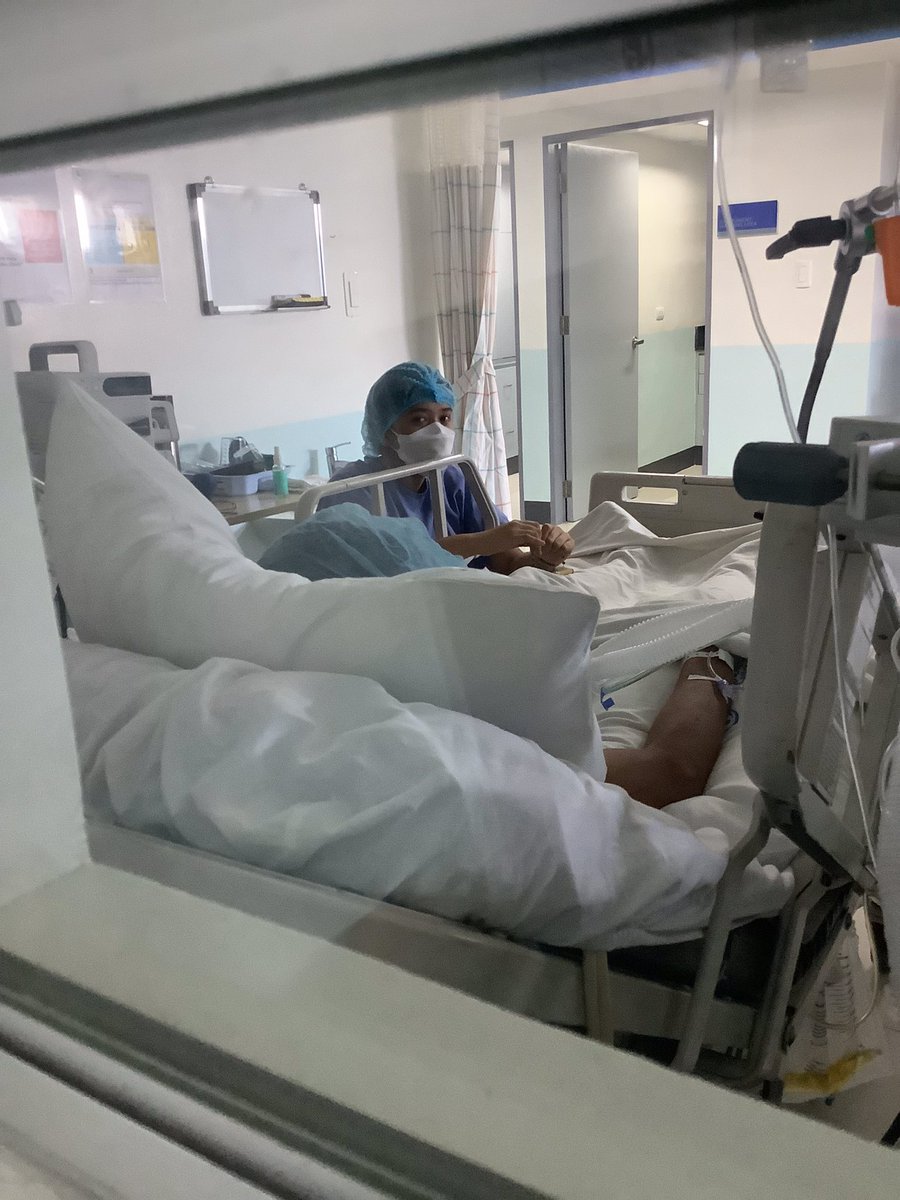 LouiseTerm's tweet photo. Pa,

Aram kong nasa tamang tao ako ngunyan, iyan po ang assurance ko saimo. Dai ka maghadit ta sigurado akong totoo, hararom asin dayaday pagpadangat niya sakuya na pirmi kong napatotoohan sa kadakol nang bagay. 

Sayang ta nag-meet kamo kan nasa ICU ka na. 🥺

Miss you, Pa. https://t.co/xnR9m0rKXa