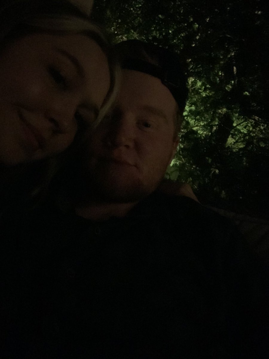 Dinner on the steakhouse patio with my jehovah thiccness. The bill is on its way so I’m going to sneak to the bathroom and watch raw best of mw2 till it’s paid for. God damn I love margaritas