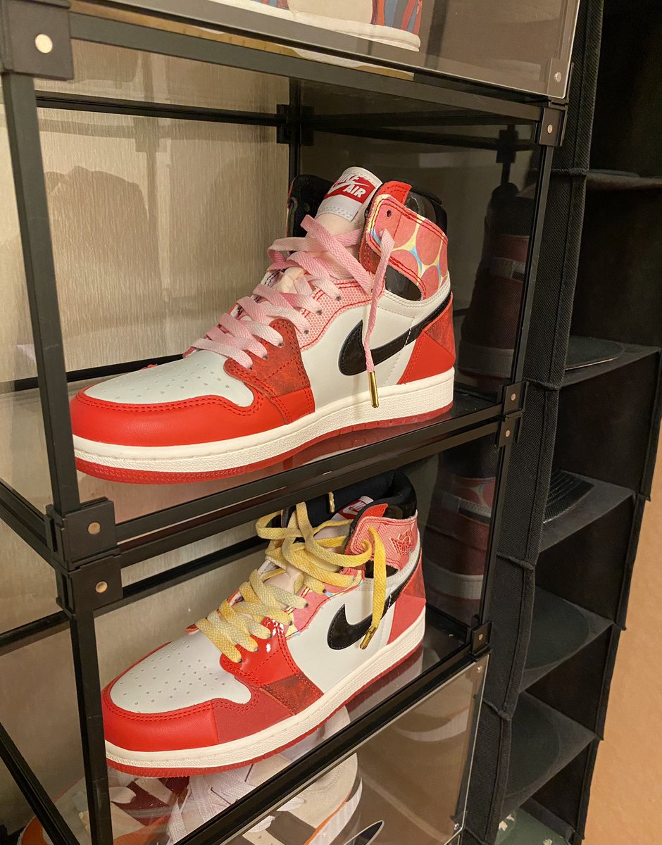 sin045_'s tweet photo. ブラックもいいし
うっすいピンクとかイエローもいいんだよなあ…  悩…

#aj1 #nike #shoelace #スニーカー https://t.co/3mQKApXS5U