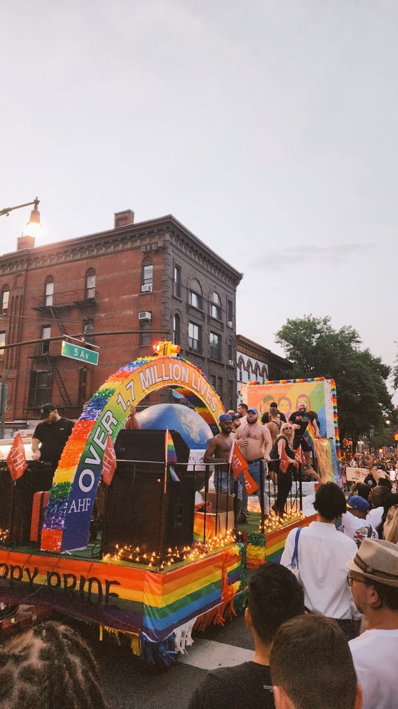 KDekoninck's tweet photo. @goleylab , my humble contribution to our daily doses of 🌈. 

😍🦄😍

#Pride2023 #BrooklynPride2023 
#UCBerkeley #TraxLab 
@TraxLab https://t.co/QjZNY2ScYh