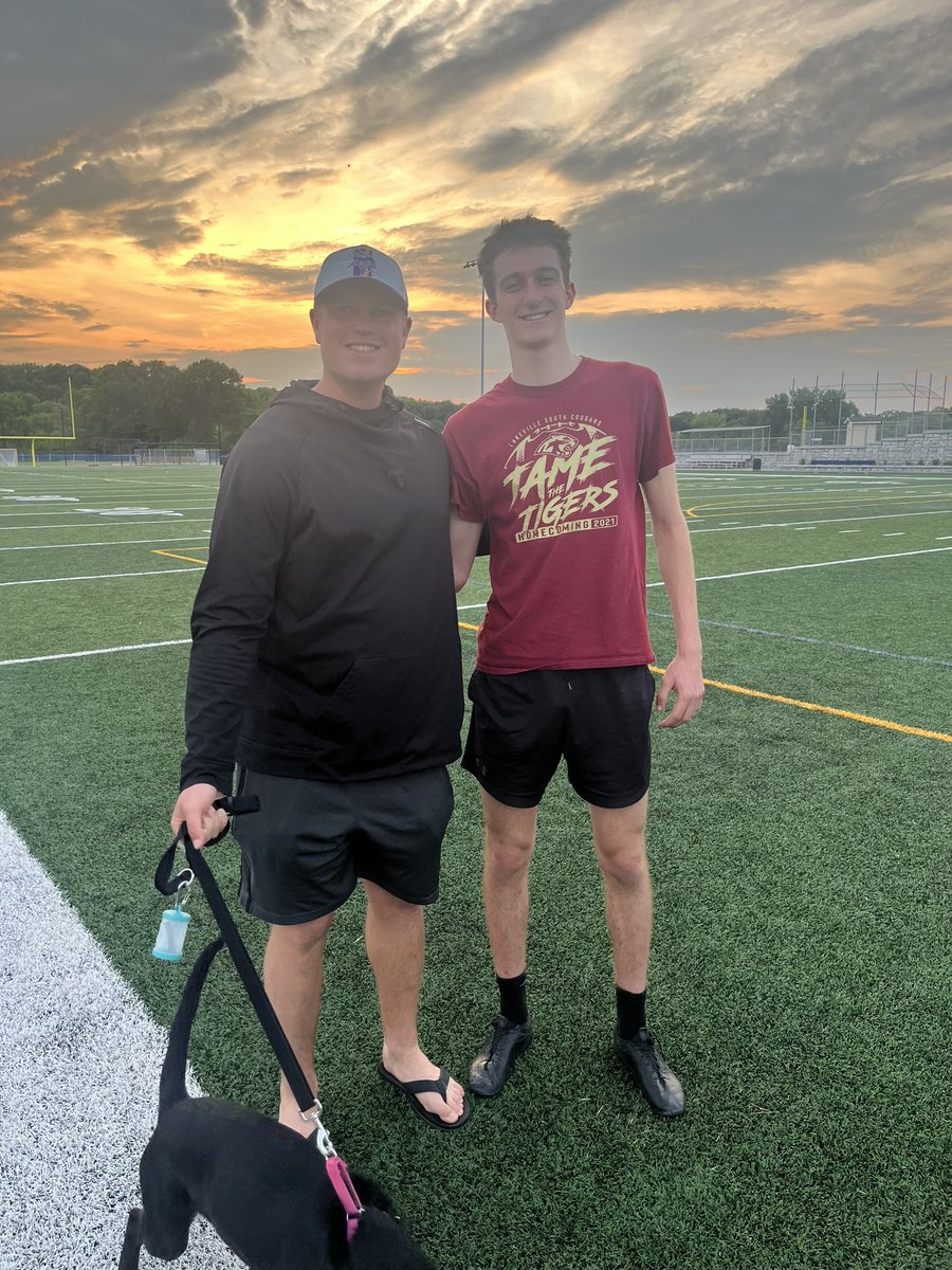Super cool experience getting to meet and punt with <a href="/rjwright14_/">Ryan Wright</a> Thank you Ryan for taking the time out of your day to stop by!