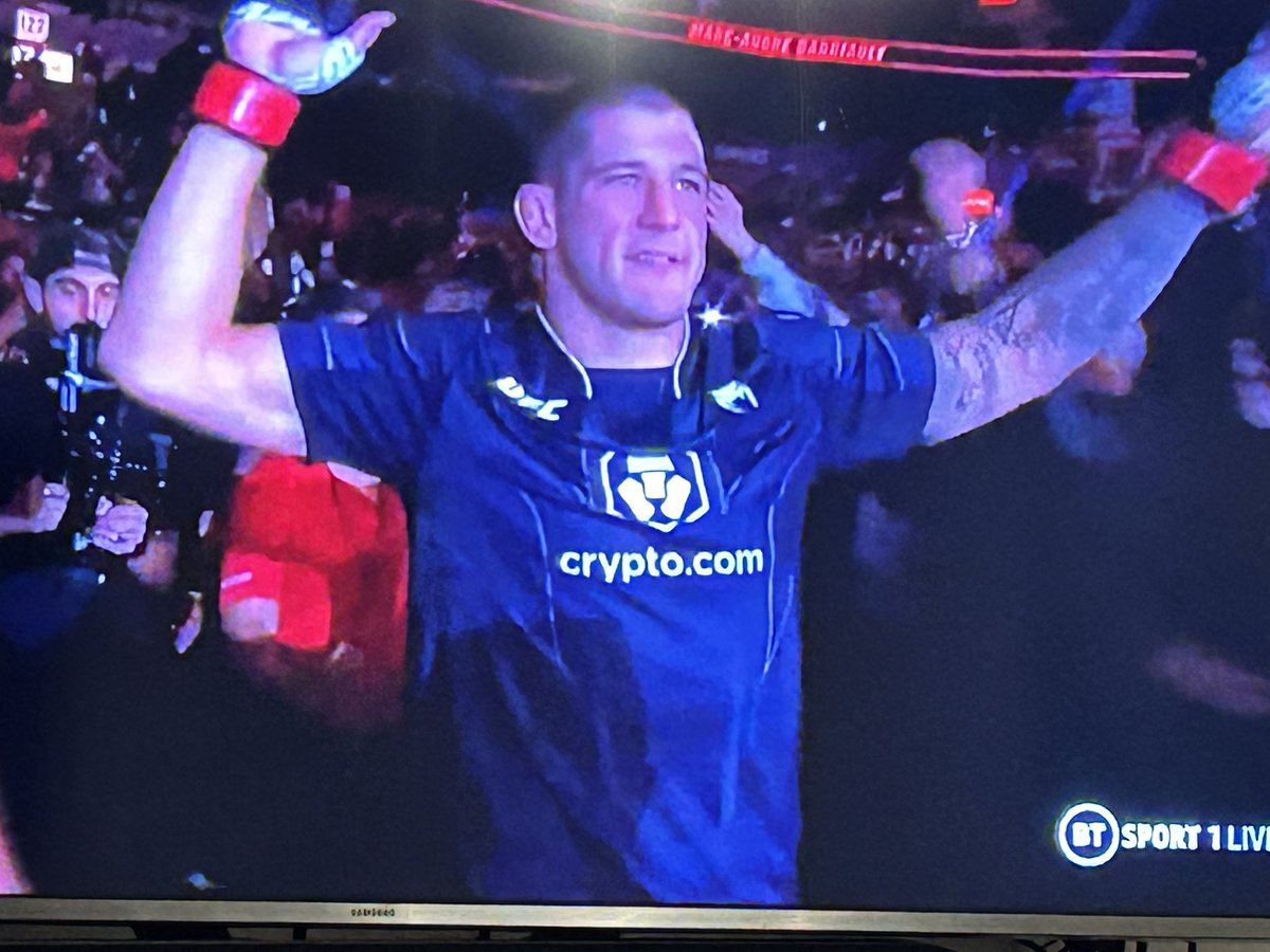 GoodsellS's tweet photo. Watching with my son… #ufc288 #CROFam  #CryptoCom https://t.co/i0OCBPElez