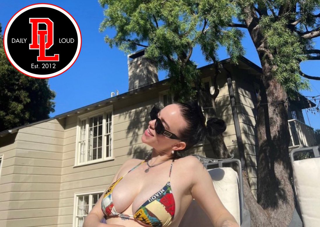 Billie Eilish posts new bikini photo 📸