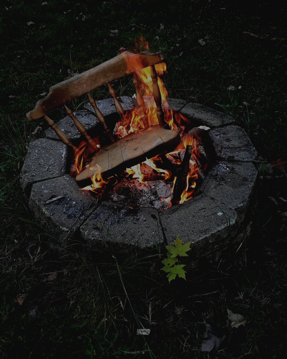 We seem to burn a lot of broken chairs for some reason 🔥

#TimeOutChair #ToastedBuns #IntheHotSeat #HotHotHot #LightItUpUpUp #AndItBurnsBurnsBurns #BurnBabyBurn