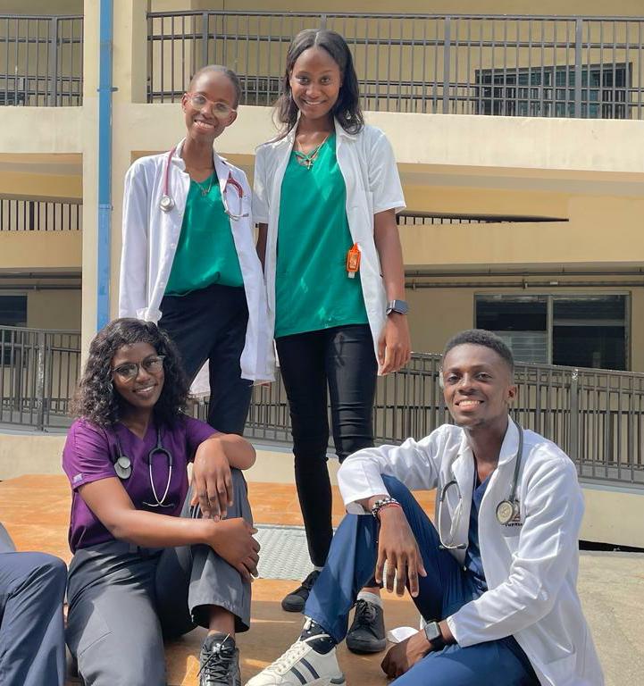 ComeCWowOil's tweet image. JOURNÉE 2 - RECAP

Deuxième journée de depistage du cancer du sein et du col de l&apos;utérus.

On vous attend demain pour la dernière journée. 

🕗 08 H - 04 H

📍Fakilte Medsin Leta a 
89, Rue Oswald Durand 

 #depistage #paptest #etidyanleta #sensibilisation #prevenirlecancer