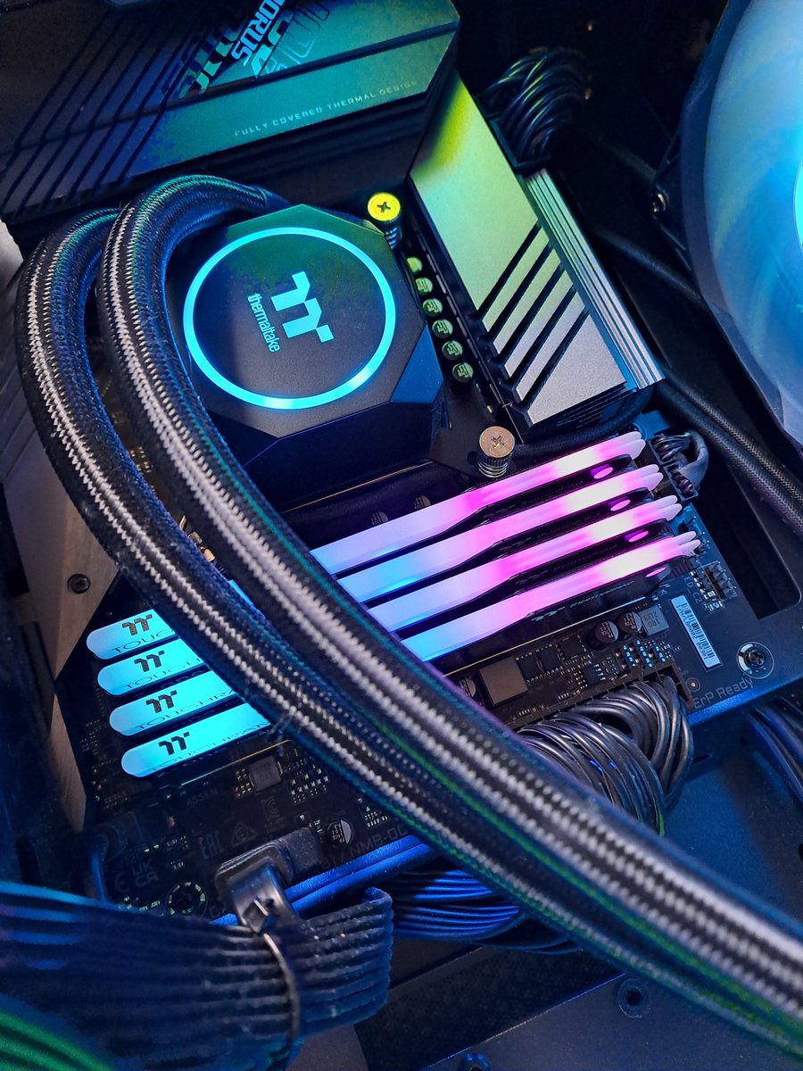 NzZombieGirl's tweet image. 32GB of RAM power!
Thanks @ThermaltakeAU for your help with this upgrade 🥰
#Thermaltake 
#thermaltakeau 
#ramupgrade 
#GamingPC