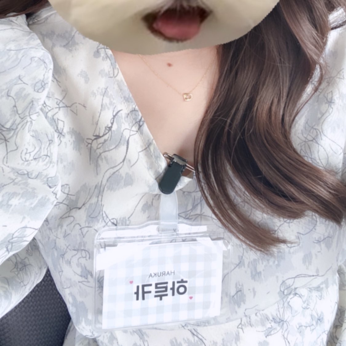 ivewony8's tweet photo. 実はIVEハイタッチ会幕張
参戦してきた ( ᵒ̴̶̷̤‧̫ ᵒ̴̶̷̤ )🤍
ジニとリズニャンとハイタしたけど
2人とも絶句する可愛さで
ほんと何も言葉発せれなかった笑🤭
次の機会には絶対にょんちゃん当てます！
幸せな時間をありがとう (ᐡ o̴̶̷̥᷄  ̫ o̴̶̷̥᷅ ᐡ)⟡.·💞 https://t.co/XbmqVyzqRF