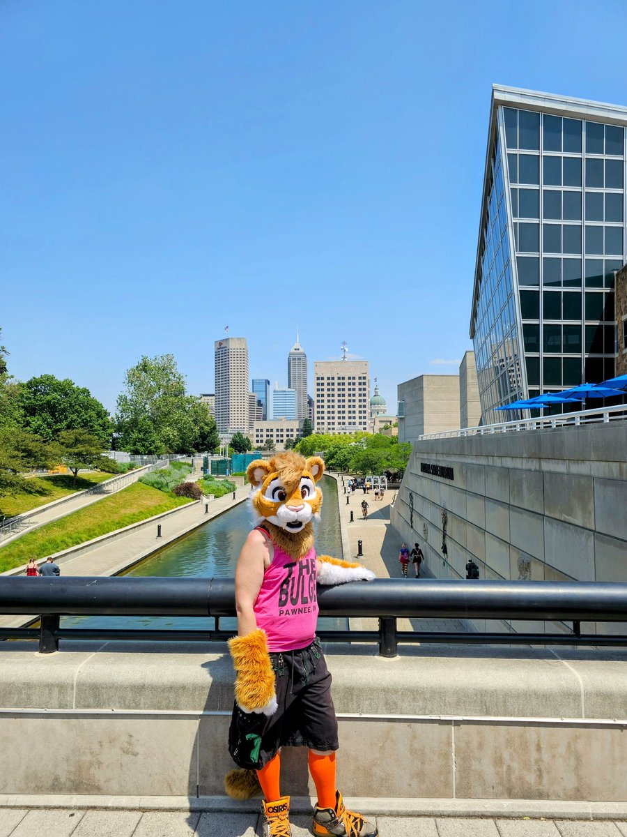 🏳️‍🌈🏳️‍🌈#IndyPride🏳️‍🌈🏳️‍🌈

Love y'all! Happy pride!