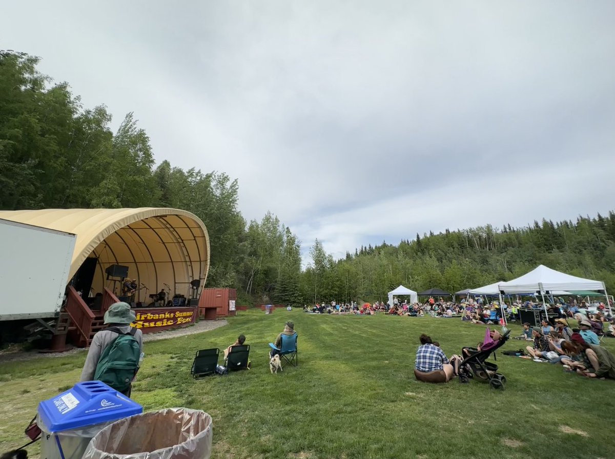 What a great day/night at Fairbanks Folk Fest!
Thank you to all of the volunteers/vendors/bands who put together another great year!
.
.
Tap the link for more MN⬇️⬇️
.
.
linktr.ee/modern_natives
.
.
#fairbanks #supportlocal #folkfest #ester #explorealaska #musicians #greatday