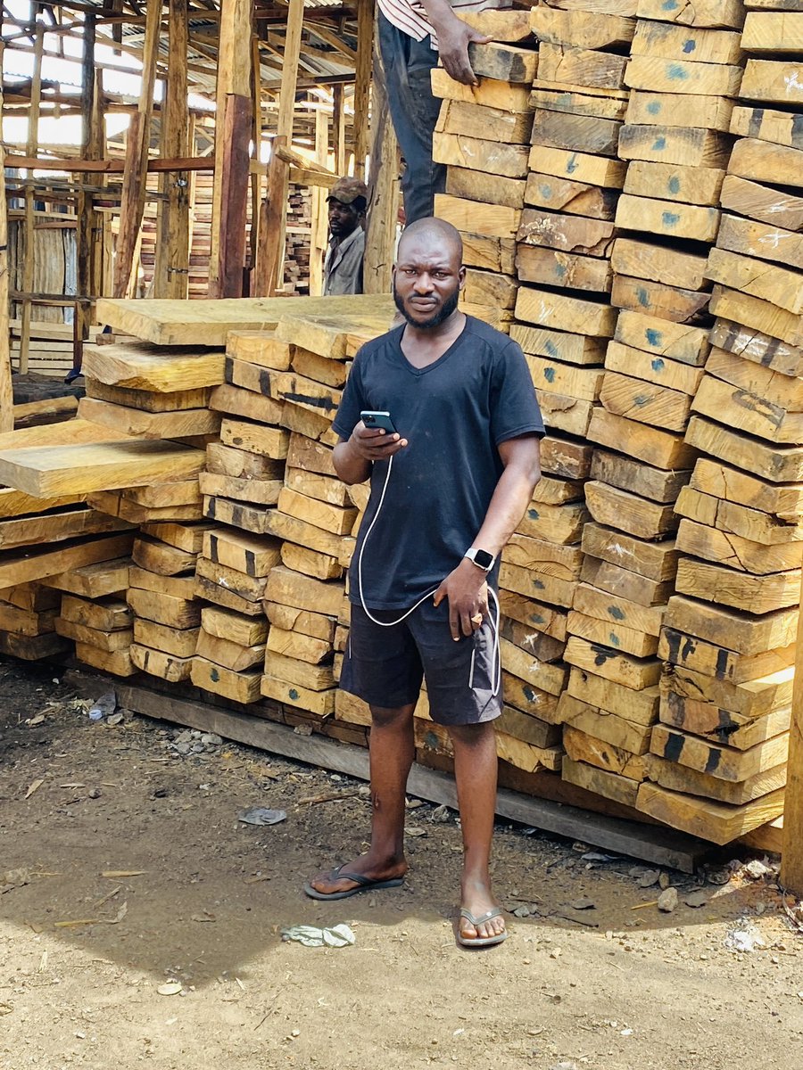 ibrahim_kagara's tweet photo. Bless the life of this timber dealer/ supplier ya Allah. 🙏😩 https://t.co/uICdEFUl1R
