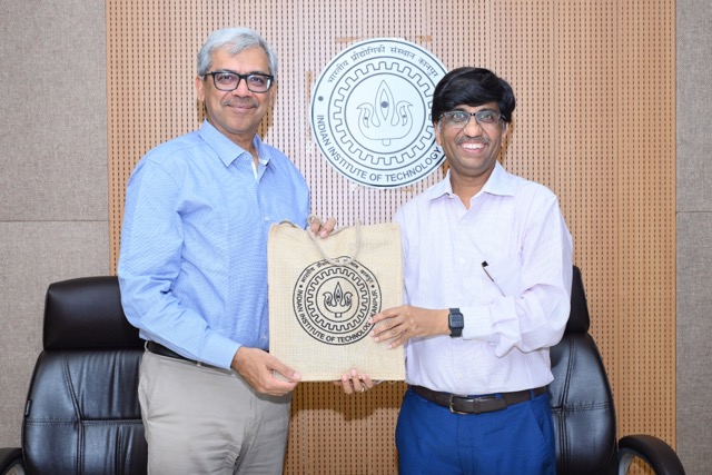 karandi65's tweet image. It was a pleasure to welcome Dr Rajiv Bahl, Secretary to Government of India, Department of Health Research and Director General, @ICMRDELHI, yesterday in @IITKanpur.  

Faculty members, students &amp;amp;  start-ups of IIT Kanpur participated in the meeting to discuss &amp;amp; display the ICMR…