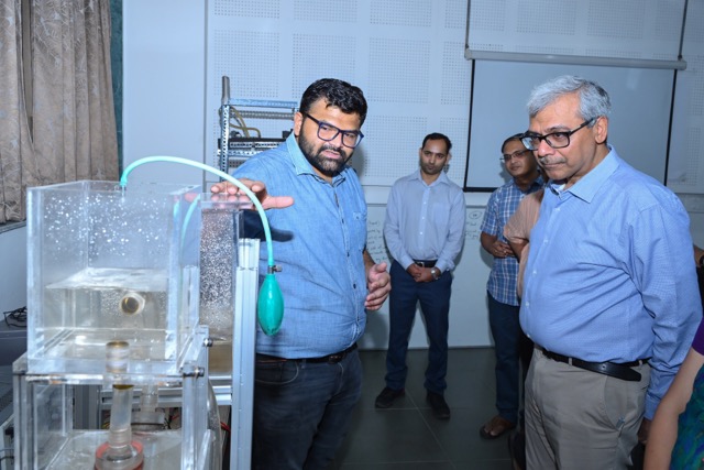 karandi65's tweet image. It was a pleasure to welcome Dr Rajiv Bahl, Secretary to Government of India, Department of Health Research and Director General, @ICMRDELHI, yesterday in @IITKanpur.  

Faculty members, students &amp;amp;  start-ups of IIT Kanpur participated in the meeting to discuss &amp;amp; display the ICMR…