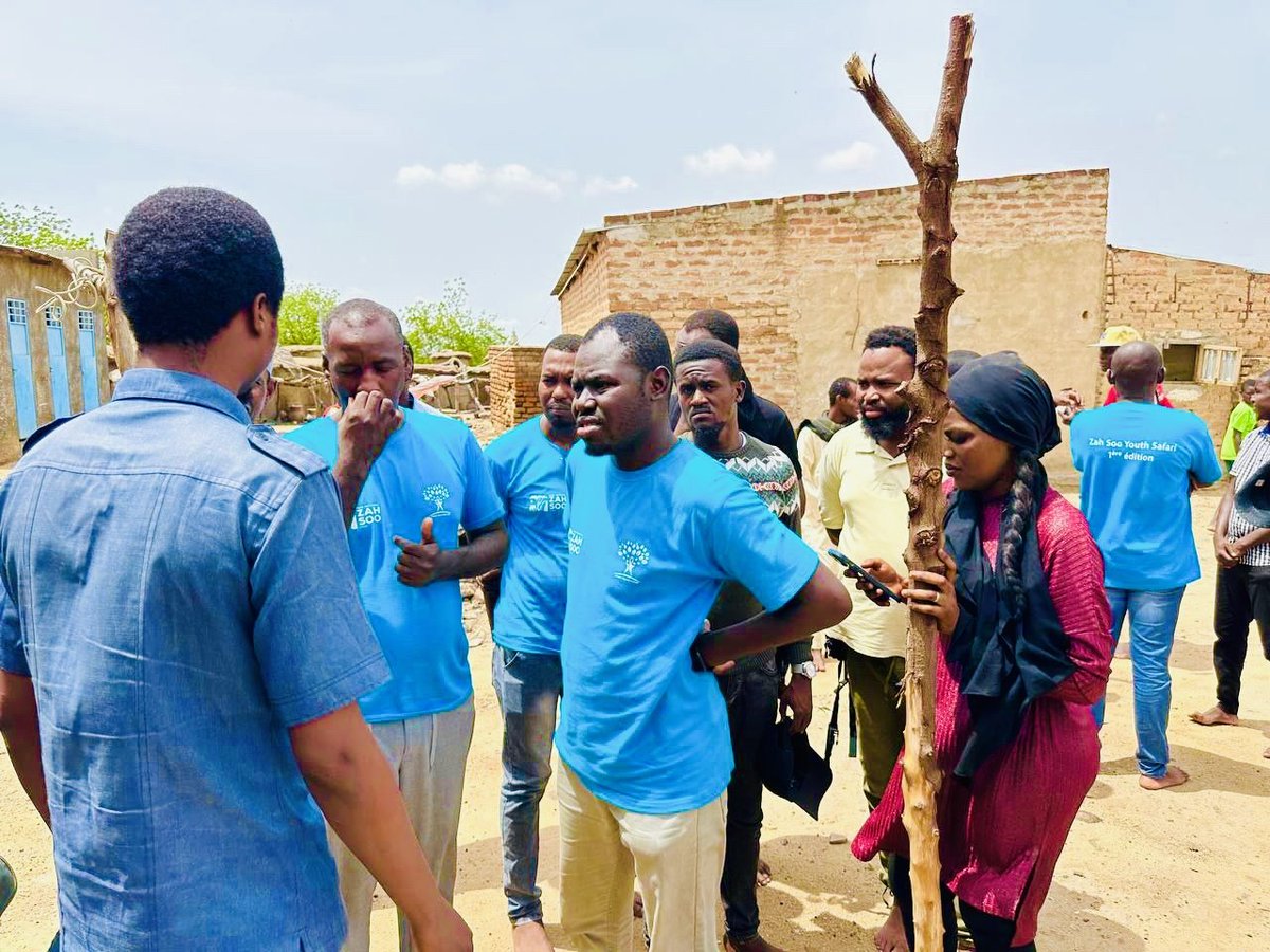 Chadvolonteers's tweet photo. Une visite au palais de gong de lere pour les civilités.
Ça aussi c'est nous 💙💛❤️
#cvo #visitchad #Zahsoo https://t.co/ydr688kwNE