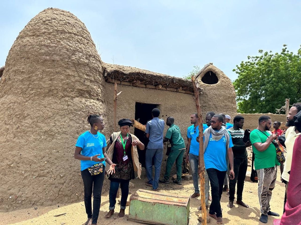 Chadvolonteers's tweet photo. Une visite au palais de gong de lere pour les civilités.
Ça aussi c'est nous 💙💛❤️
#cvo #visitchad #Zahsoo https://t.co/ydr688kwNE
