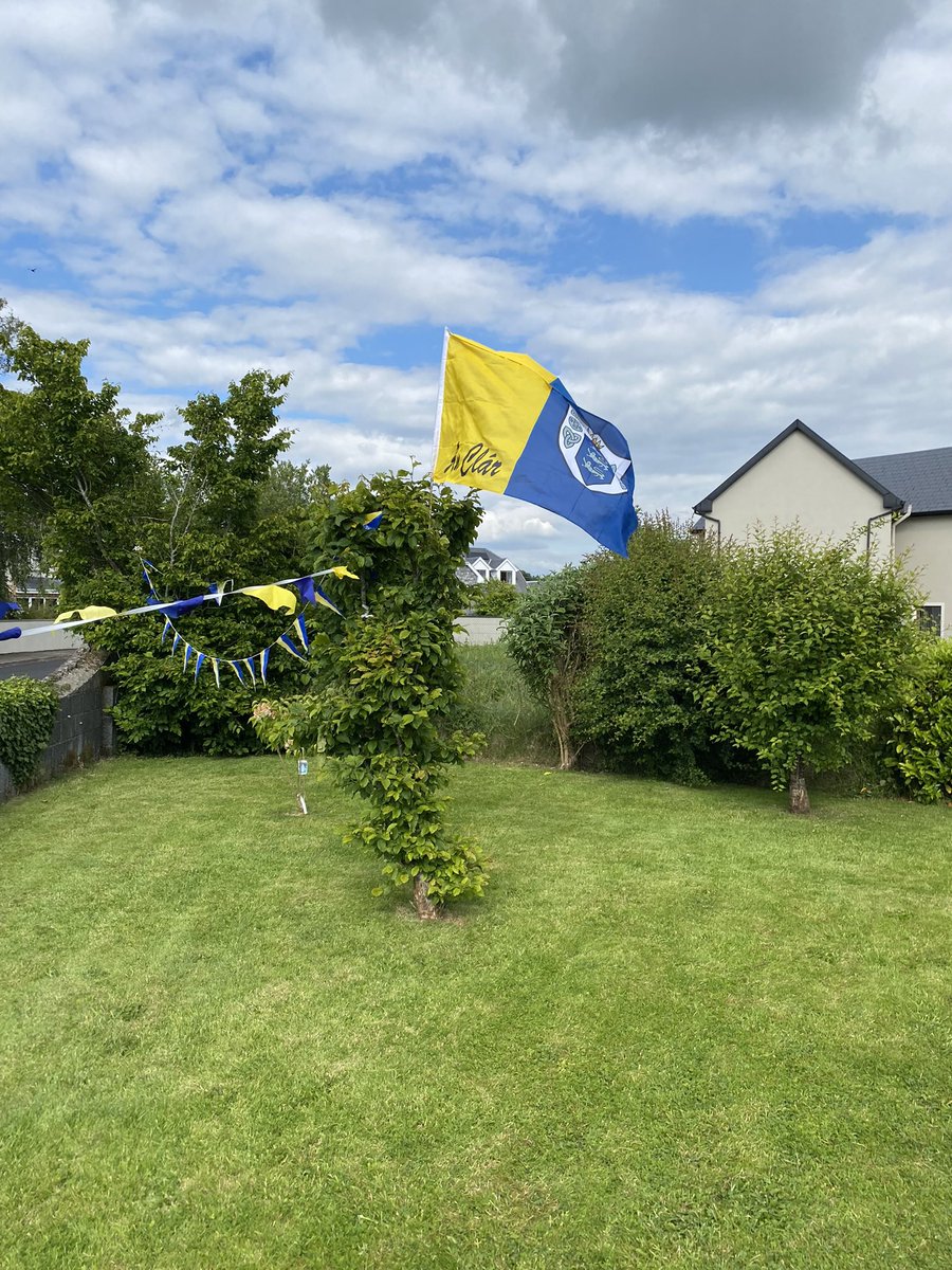 JohnMcC90714914's tweet photo. Best of luck to @ClubClareHS @GaaClare in the Munster hurling final later #honthebanner #bannerrising https://t.co/FW0Q805kxb