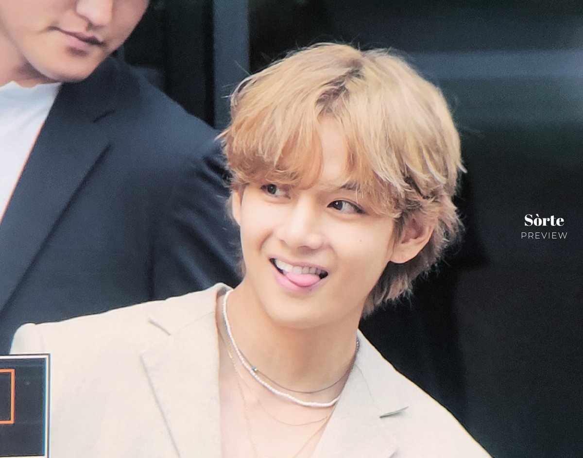 SORTE613's tweet photo. 김태형 😭😭😭😭

230610 태형 퇴근 프리뷰
#SimInvestxV
#김태형 #태형 #V #TAEHYUNG #テテ @BTS_twt https://t.co/GaJepOvCMP