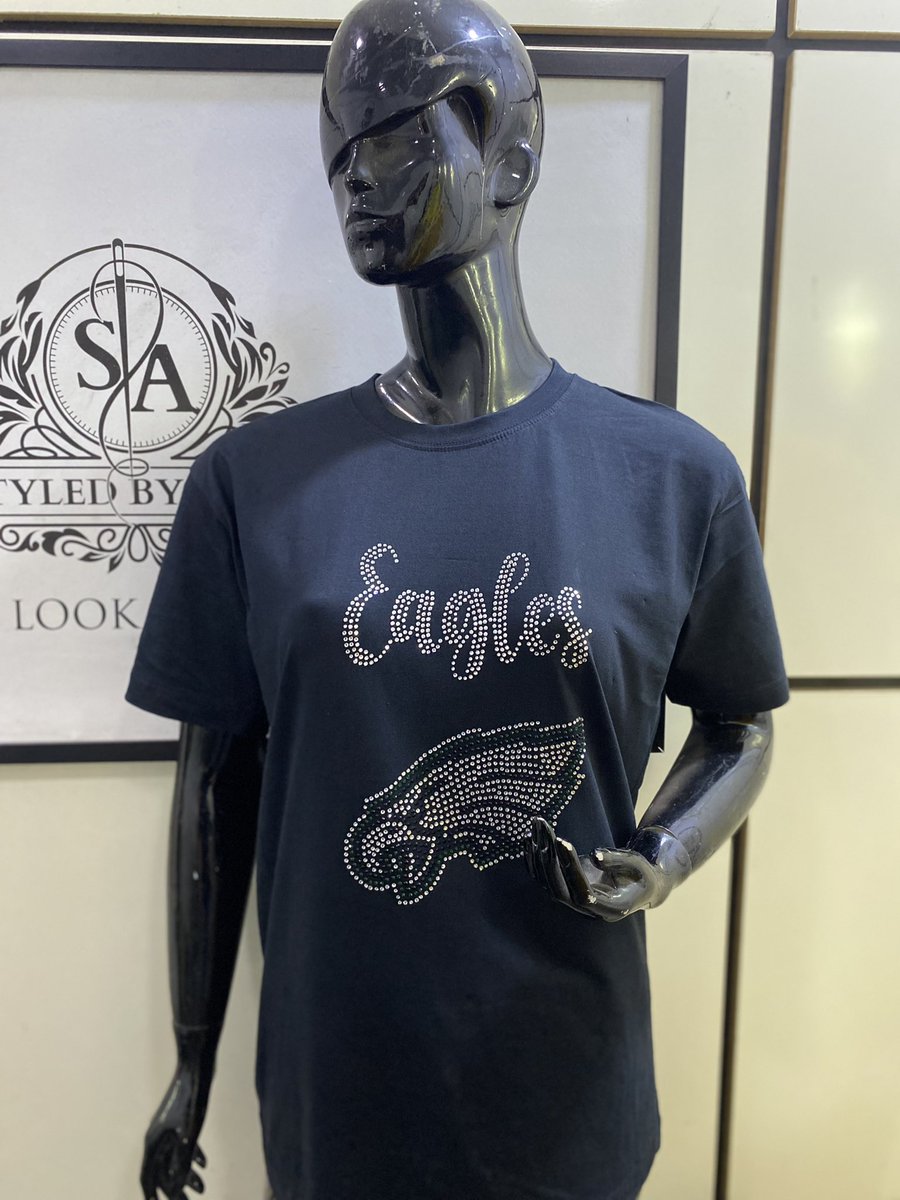 Babyphresh12's tweet image. Would you like to come out in a beautiful and dashing way, cos we are Glitter ✨ and Blink Design will make your outfit shine with stoning design, be it your business logo, your face, any kind of design you want we will make it shine ✨🥰❤️