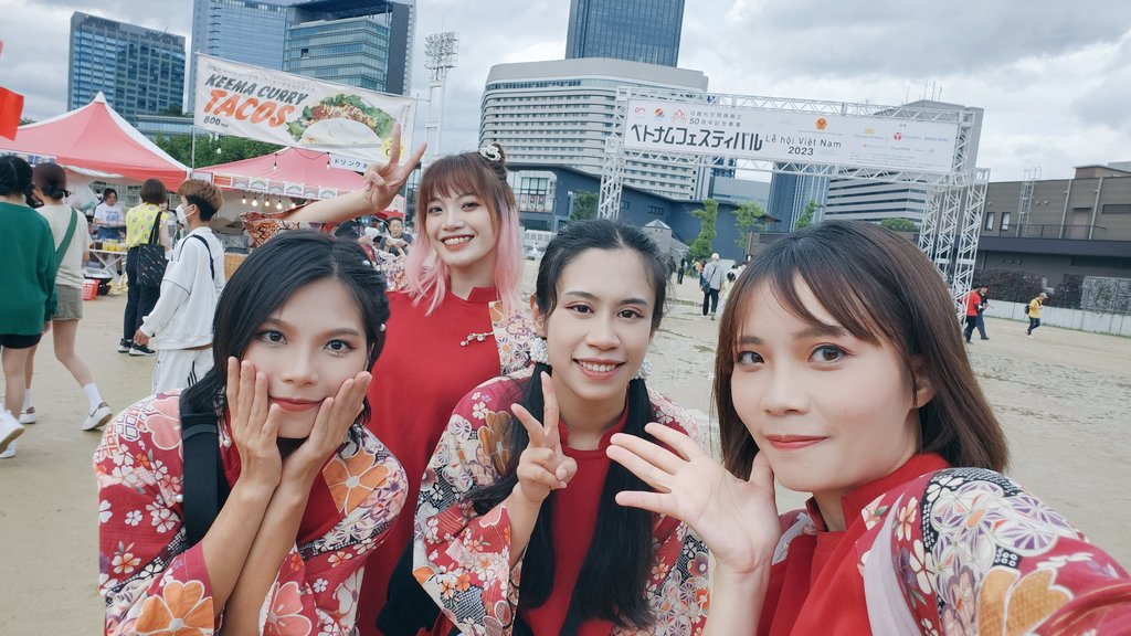Team_PolarisVN's tweet image. ベトナムフェスティバル大阪2023
2日目のパフォーマンスは終了しました。
暖かい心で応援頂き、ほんまにありがとうございます。
大阪が大好きです。
ファイナルにも出ますので、最後まで居てね♡
#ポラリスベトナム
#ベトナムフェスティバル2023
#大阪城公園
#polaris2k23