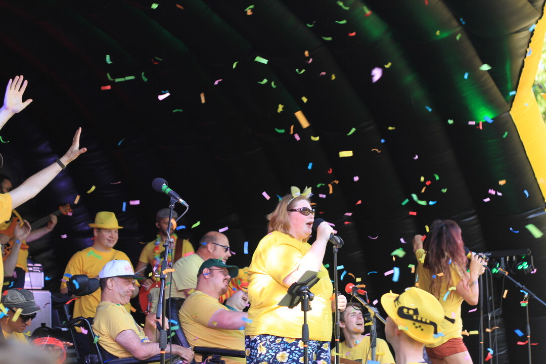 Today's the day 🤩🤩🤩

Join us <a href="/CassioburyPark/">CassioburyPark.info</a> from 1pm-6pm today for an amazing afternoon of music, celebrating all things Electric Umbrella. 💛

🆓 entry for all!