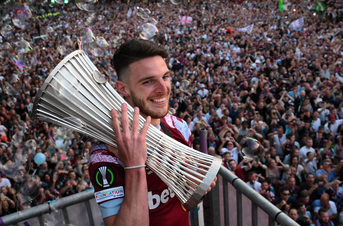Arsenal will enter into crucial stages of Declan Rice deal next week. Official bid expected very soon after positive talks in the recent days. ⚪️🔴 #AFC

Gunners feel they’re ahead of Bayern as player priority is to continue in England — but timing will be crucial for Arsenal.