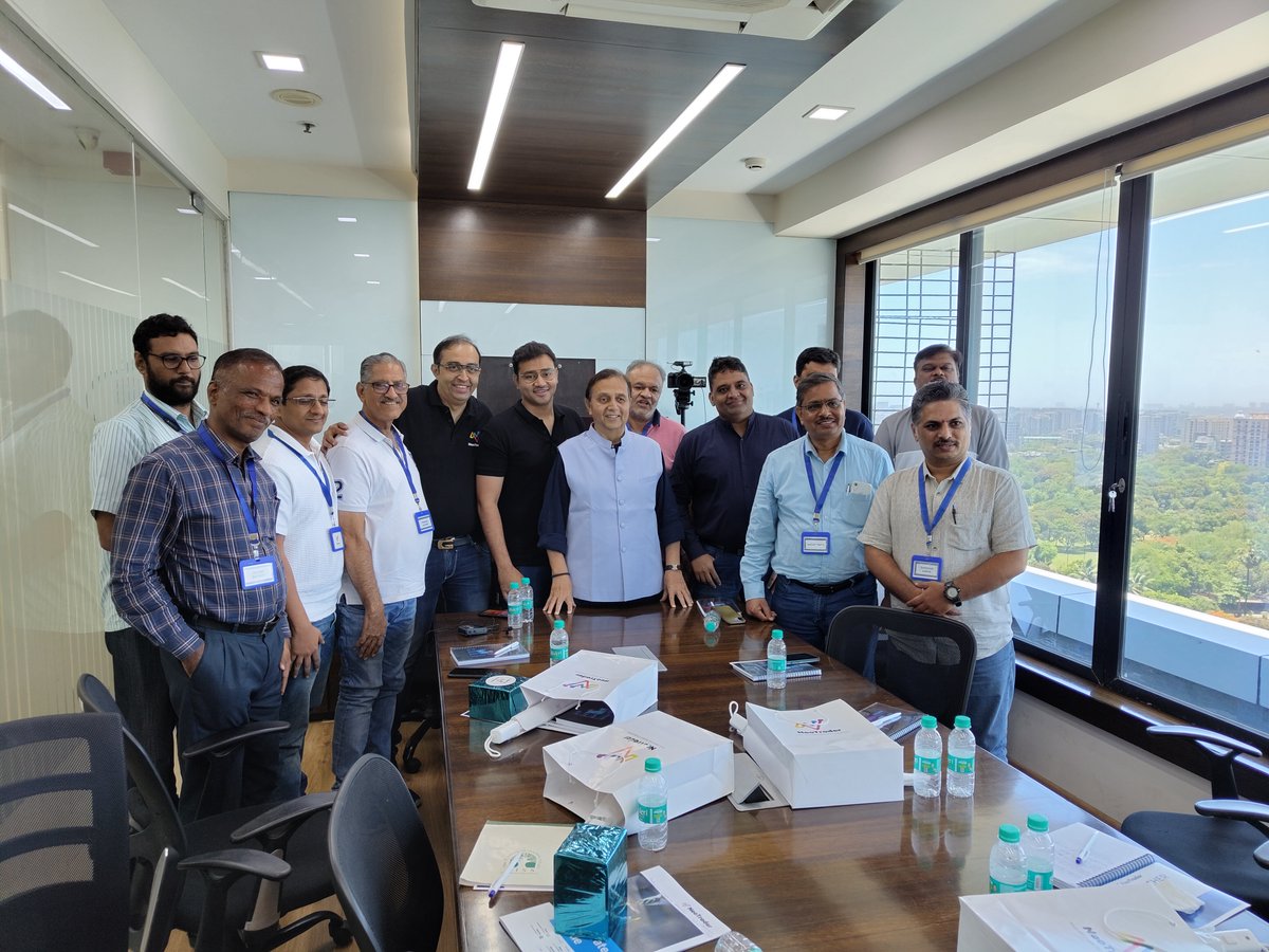 NeoTrader_in's tweet photo. Our select few NeoTraders getting the First Preview of the New Feature Launch yesterday at our Meet-up🤝🏻
@adityaiyer891 @RajaVenkatrama8
.
.
.
.
#meetup #neotrader #stockmarket #trading #newfeaturelaunch https://t.co/A4jxzvEYBt