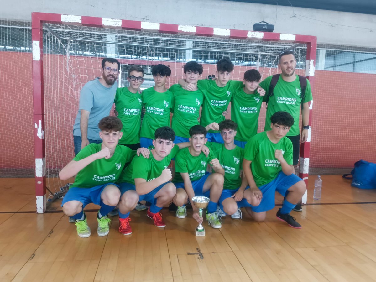 mibarz23's tweet photo. @CFSVendrell Campions del torneig solidari "Xuta amb el cor"!! Enhorabona al @CfsTortosac per l'organització!! https://t.co/k2UahlyEhN