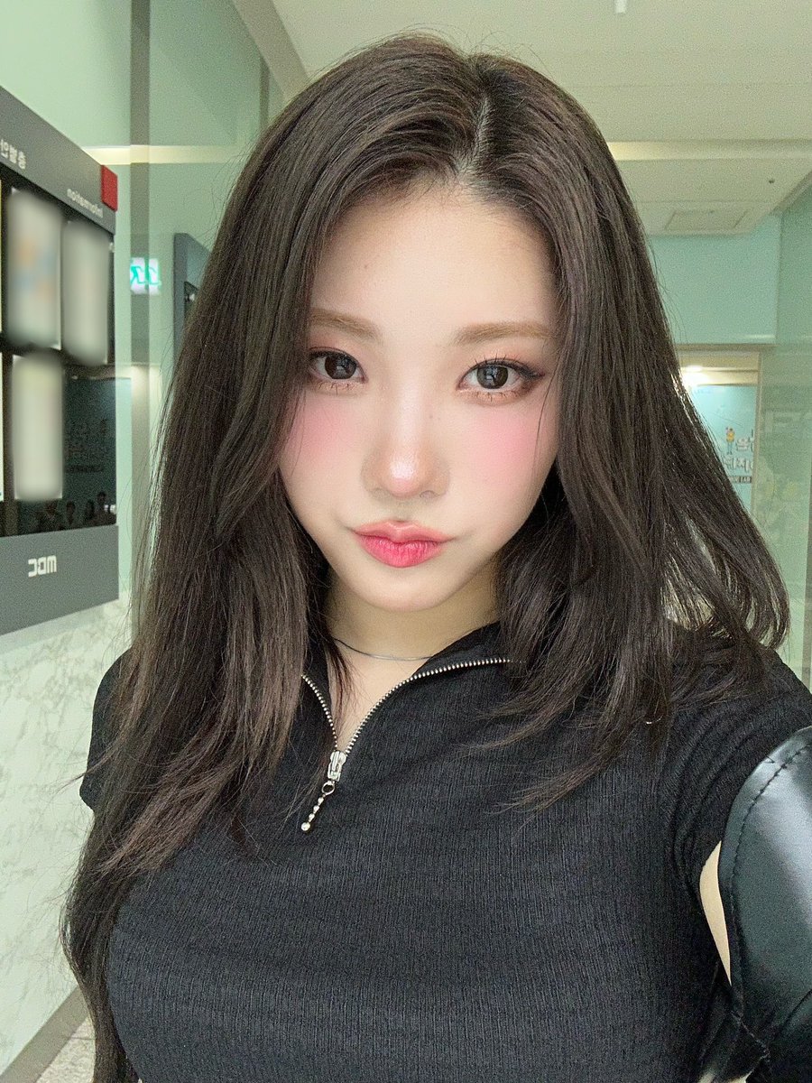 RBW_PURPLEKISS's tweet photo. [#채인]
행복한 주말 보내쟈🖤 https://t.co/t5qR0pG7te
