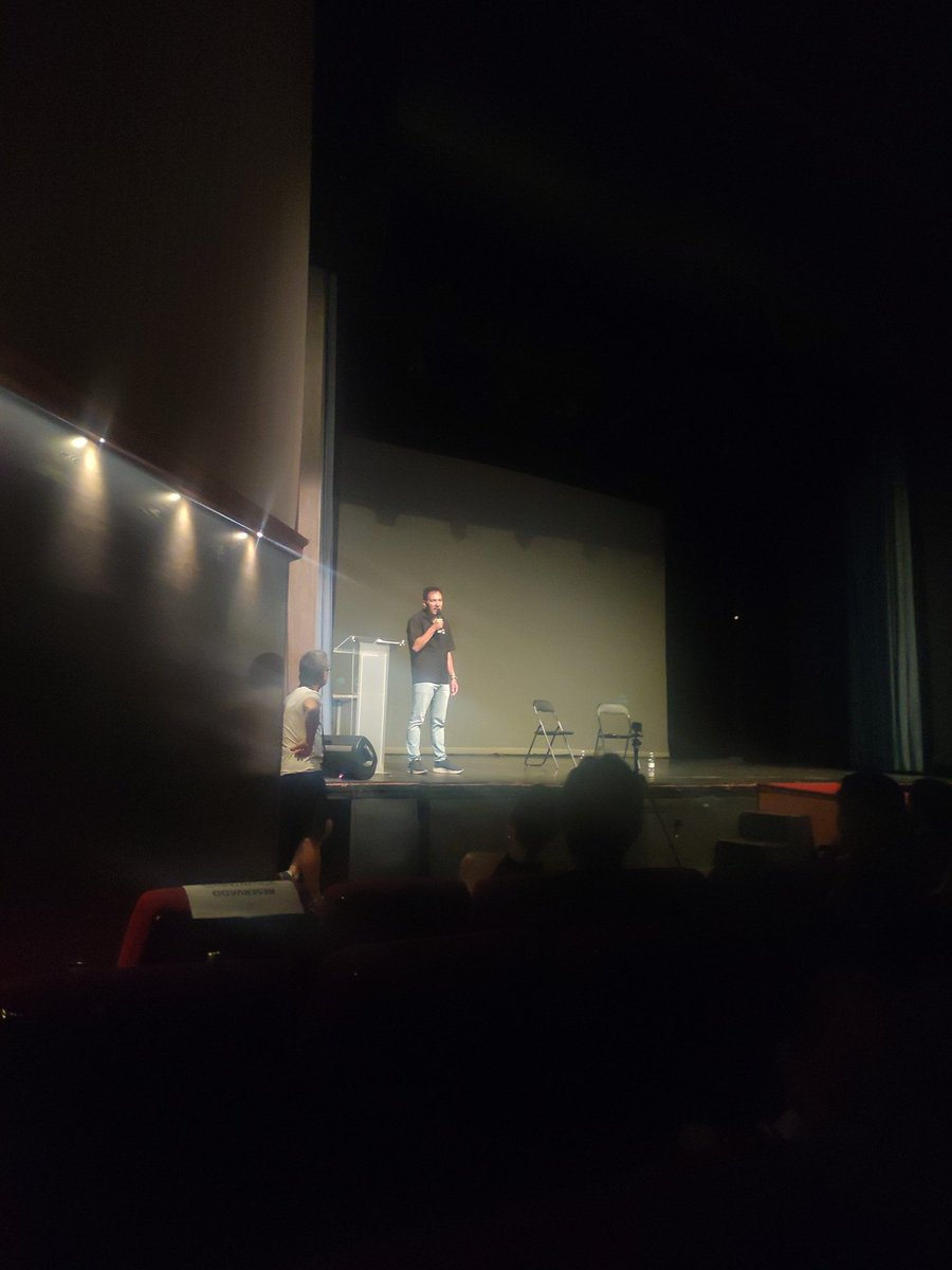 <a href="/JosanJarque/">Josan</a> haciendo una introducción emotiva y maravillosa a la presentación de Gregorio Hernández. #JornadasIF