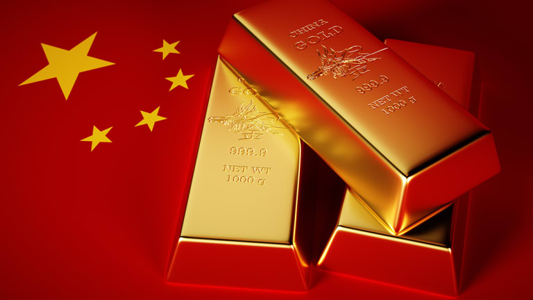 V_Chaponnay's tweet photo. 🚨 FLASH - La Chine continue d'accumuler massivement de l'or 🇨🇳

Les réserves d'or du pays ont augmenté de 16 tonnes en mai, portant le stock total à 2,092 tonnes après 7 mois d'achat ininterrompus.

Et devinez ce que la Chine vend pour acheter cet or ? Ses réserves de dollars 💸 https://t.co/aIHrWi6IVY