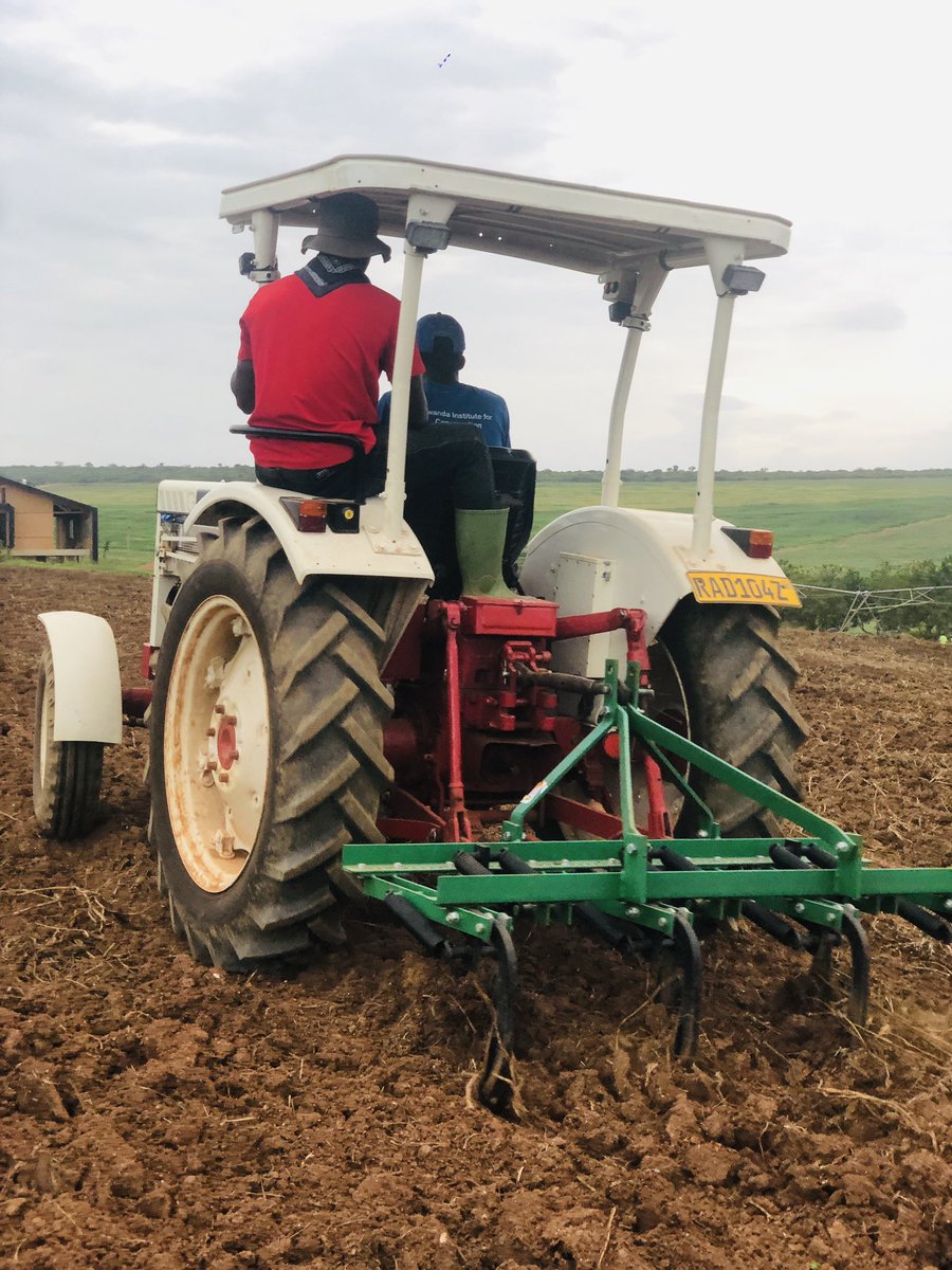 jcniyomugabo's tweet image. As someone who gained an opportunity to learn and use electric tractors, I believe that it is the future of modern farming that offer a crucial solution to reduce carbon emissions and combat climate change while providing sustainable economic opportunities for the farmers.