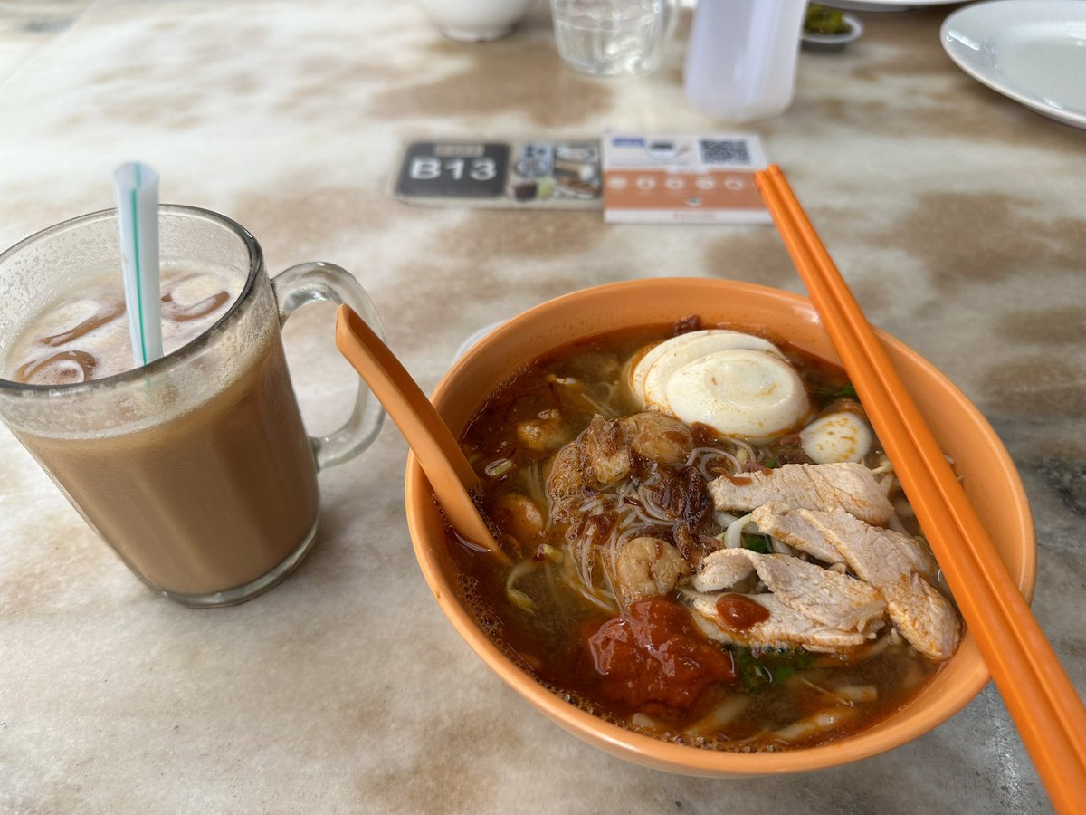 Nashman's tweet image. Breakkie 🙌🙌🙌 #PrawnMee #TehCPeng