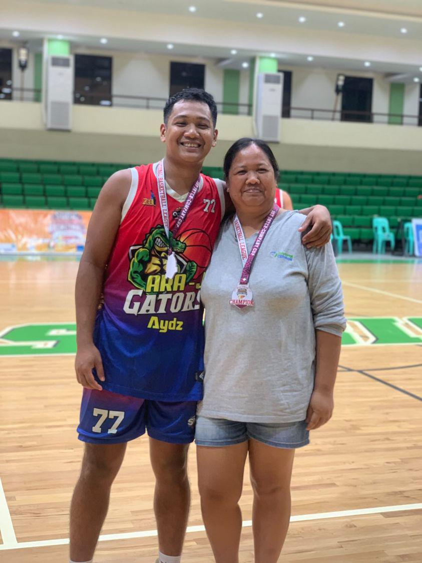 Jrichmel's tweet photo. Iloveyou two! ❤️❤️ https://t.co/0KUU0QzH1d