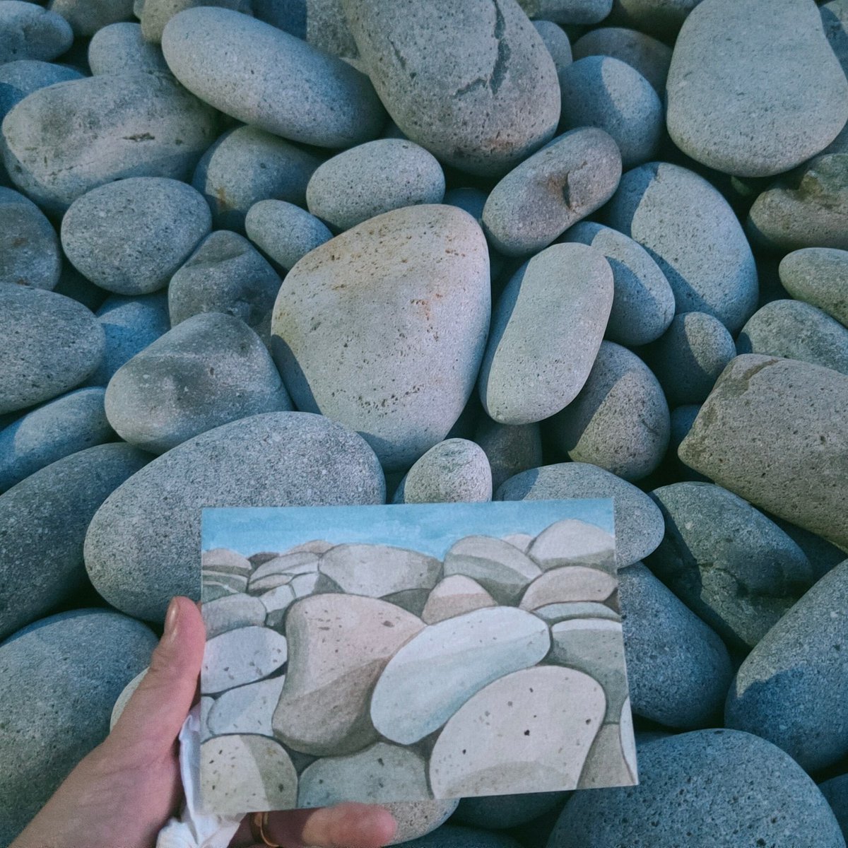 CarovienArts's tweet photo. Painting pebbles somewhere in Mindanao!!
#watercolorpainting #pebblesbeach https://t.co/WPUGhFb855
