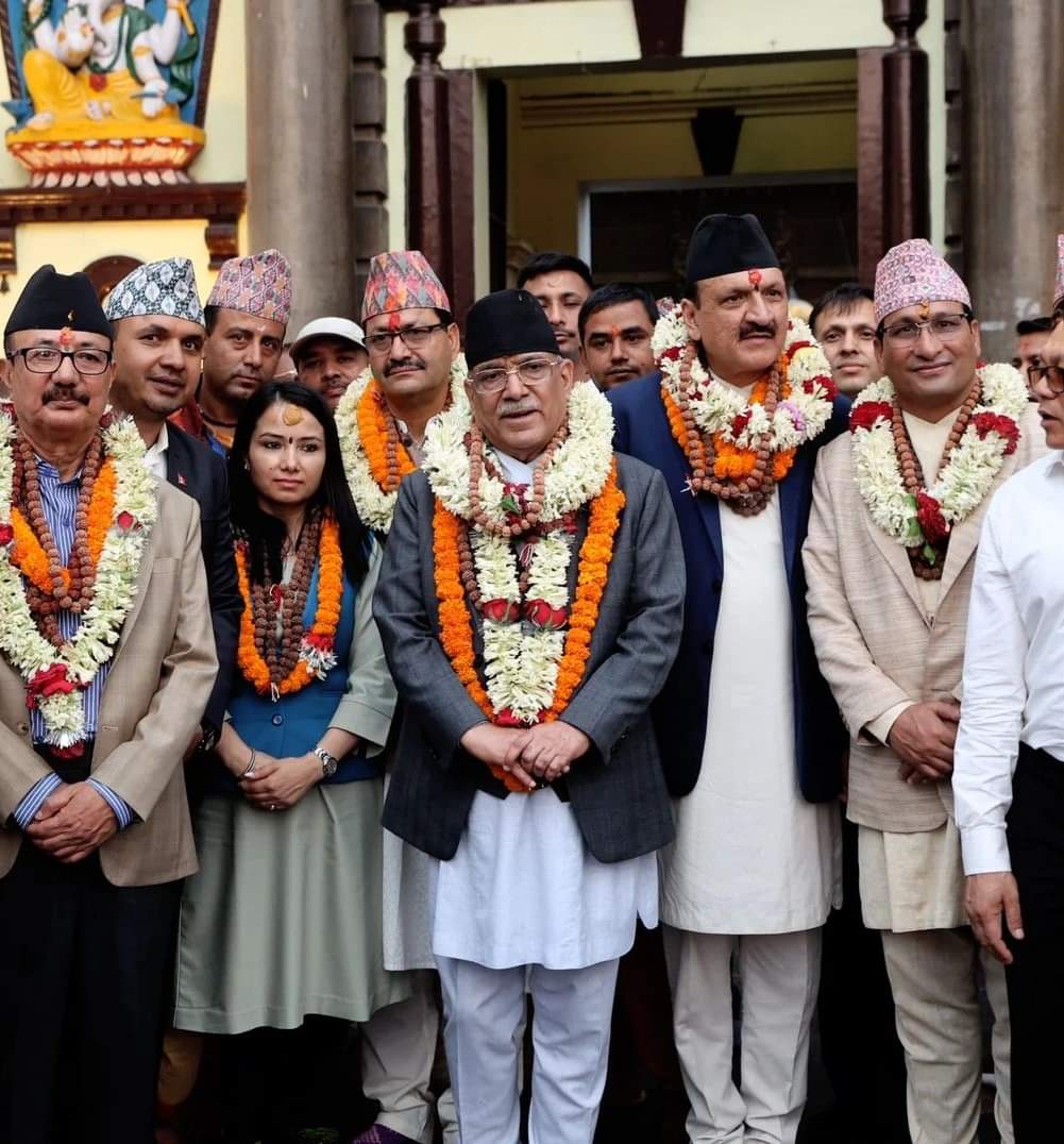 कहिल्यै सोचेको थिइन!
(कविता पुन: प्रेषित। फोटो सान्दर्भिकताको लागि मात्र। यो कविता कसैको जीवनसँग मिल्न गए त्यो संयोगमात्र हुनेछ)

ती दिनमा
म उन्मत्त हात्ती थिएँ
शिकारी सुरको शेर थिएँ
लाग्थ्यो, पहाडबाट चट्टान झर्दै झर्दैन
जीवनमा अनिष्ट पर्दै पर्दैन
कहिलेकाहिँ त लाग्थ्यो – म मर्दै