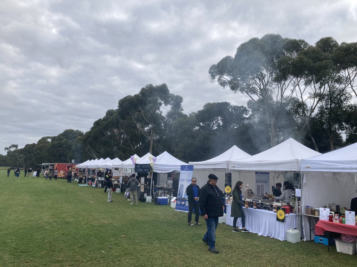 uhmyell's tweet photo. Having a blast at the #KalayaanFilipinoFestival in Adelaide! 🇵🇭🎉 Enjoying the lively music, vibrant culture, and mouthwatering food trucks. Proud to celebrate #PhilippineIndependenceDay with fellow Filipinos and friends. Mabuhay! ✨ #AdelaideEvents #FilipinoPride https://t.co/iMmX2rJdD2
