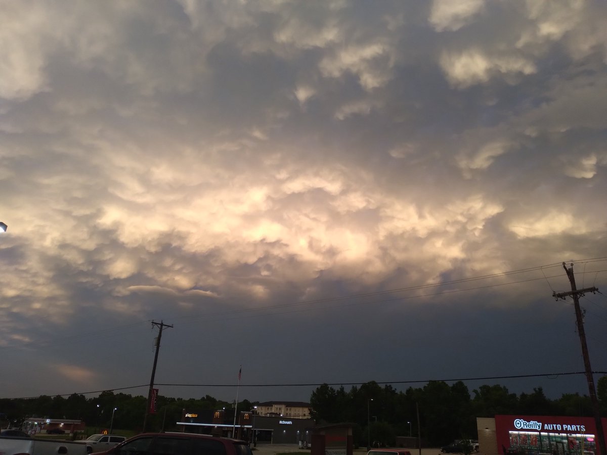 Giaclark74's tweet photo. Had some of the most beautiful skies after the storm over East Texas (Brownsboro &amp; Chandler Texas)@ryanhallyall https://t.co/X5fw4BodDi