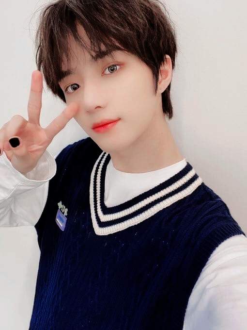 HELLFXCLTW's tweet photo. #Wαđαđα·мρ3 esta en mi cabeza porque esta increíble canción forma parte del increíble evento de hoy, así es hablo del esperado #𝔠ūpid𝑠𖤐𝔰atur𝚗เปิดตัว, muchas felicidades. 

˖  ⃕  little み' prince ✧ ; #hαnαko❜ https://t.co/gS4IMAaWQL