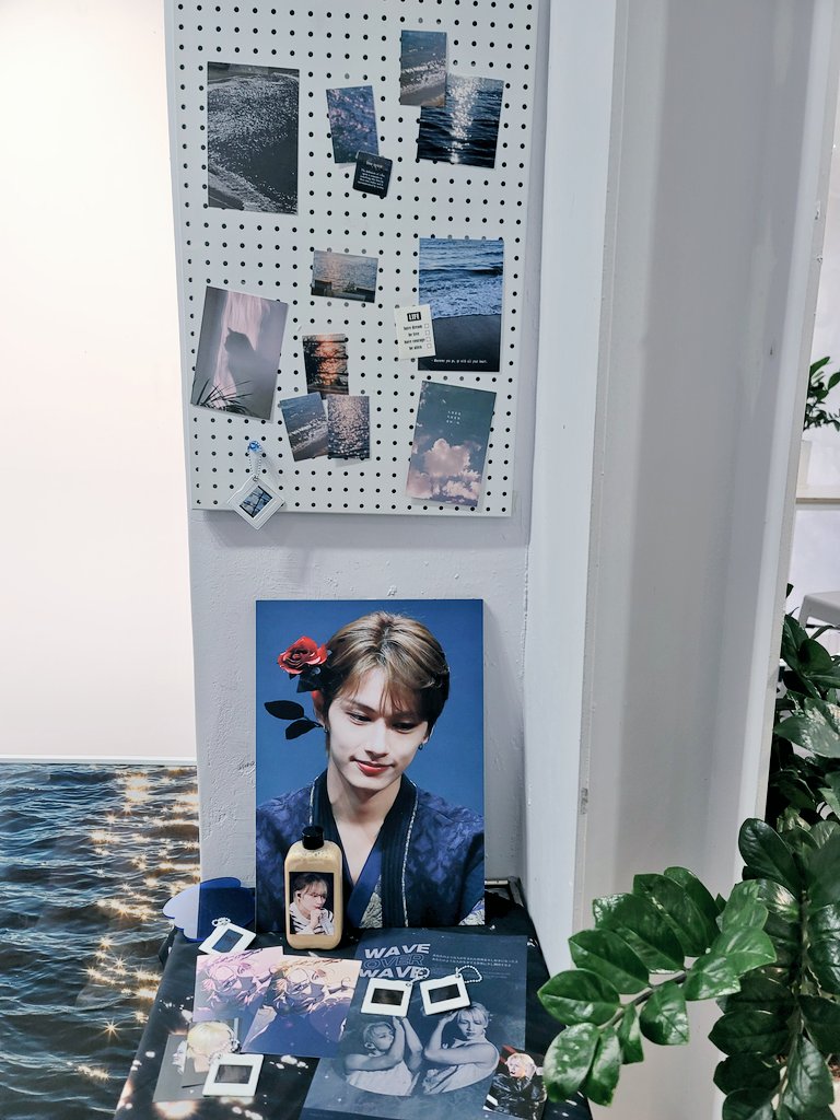 moo_2701's tweet photo. #파도가_되어_준
#Dive_into_JUN
청량함이 가득한 공간이었어요! 특전도 너무 정성이 가득한게 준휘를 좋아하는 마음을 담뿍 담아서 준비하신게 눈에 보여서 저도 행복했어요ㅠㅠ다들 오셔서 준휘 잔뜩 보고가셨으면ㅠㅠㅠ https://t.co/tdRpKkDuDH
