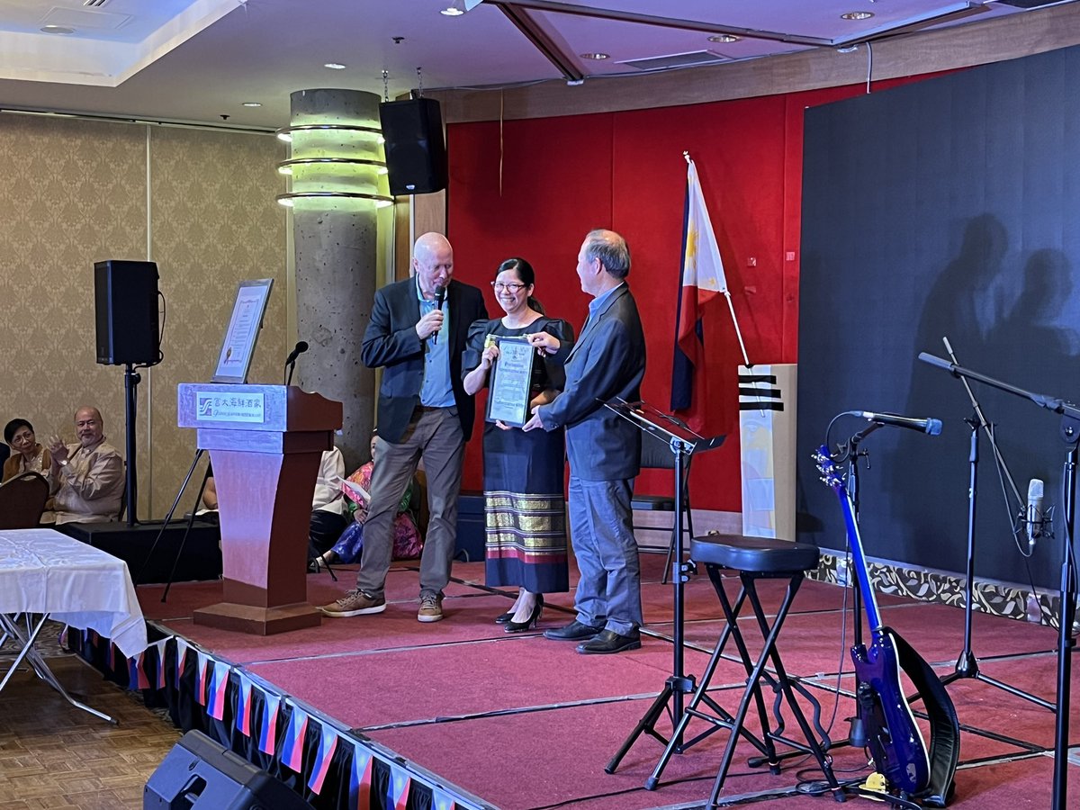 LennyNanZhou's tweet photo. Vancouver is gearing up to celebrate the 125th Philippine Independence Day!
Great time tonight with #UFCABC community in vibrant culture, music, dancing & cuisine in honor of freedom, history & the strong bonds between π΅π and π¨π¦#PhilippineIndependenceDay #FilipinoHeritageMonth https://t.co/mmXmFl8Vu4
