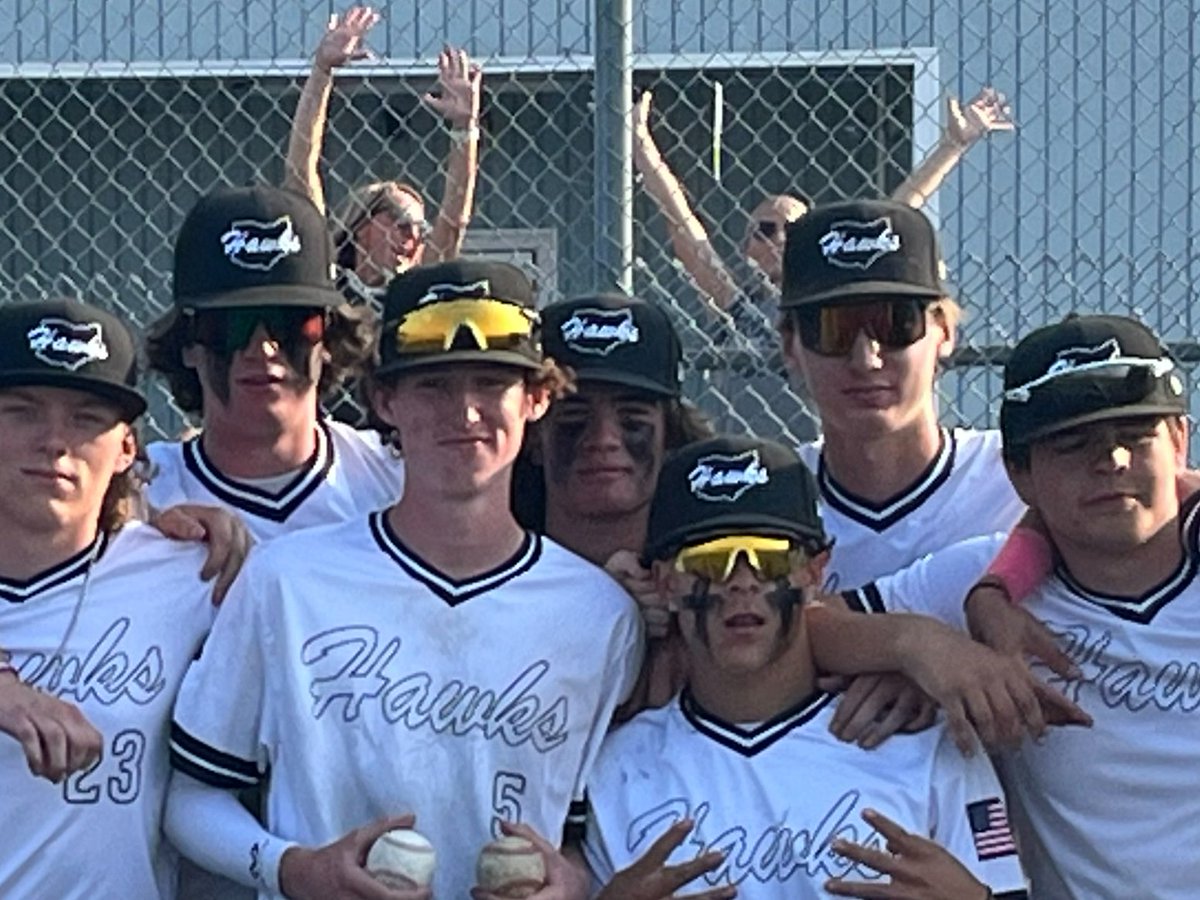 coachjmmrphy1's tweet photo. This just make me smile.😀I keep saying, sometimes you got to ZOOM in to the see the little things in life. Think Moms are not 120% vested in their kids success? Check out Mom Murphy and Mom Garcia in the background! We love our MOMs!!! 👍 https://t.co/1biWQyjSwM