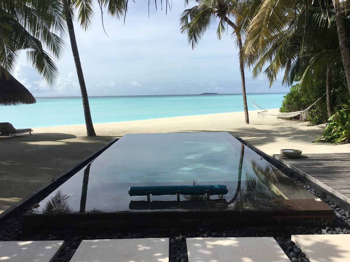 JelacoJean's tweet photo. Another beautiful day in The Maldives https://t.co/iJbh2WKB5d