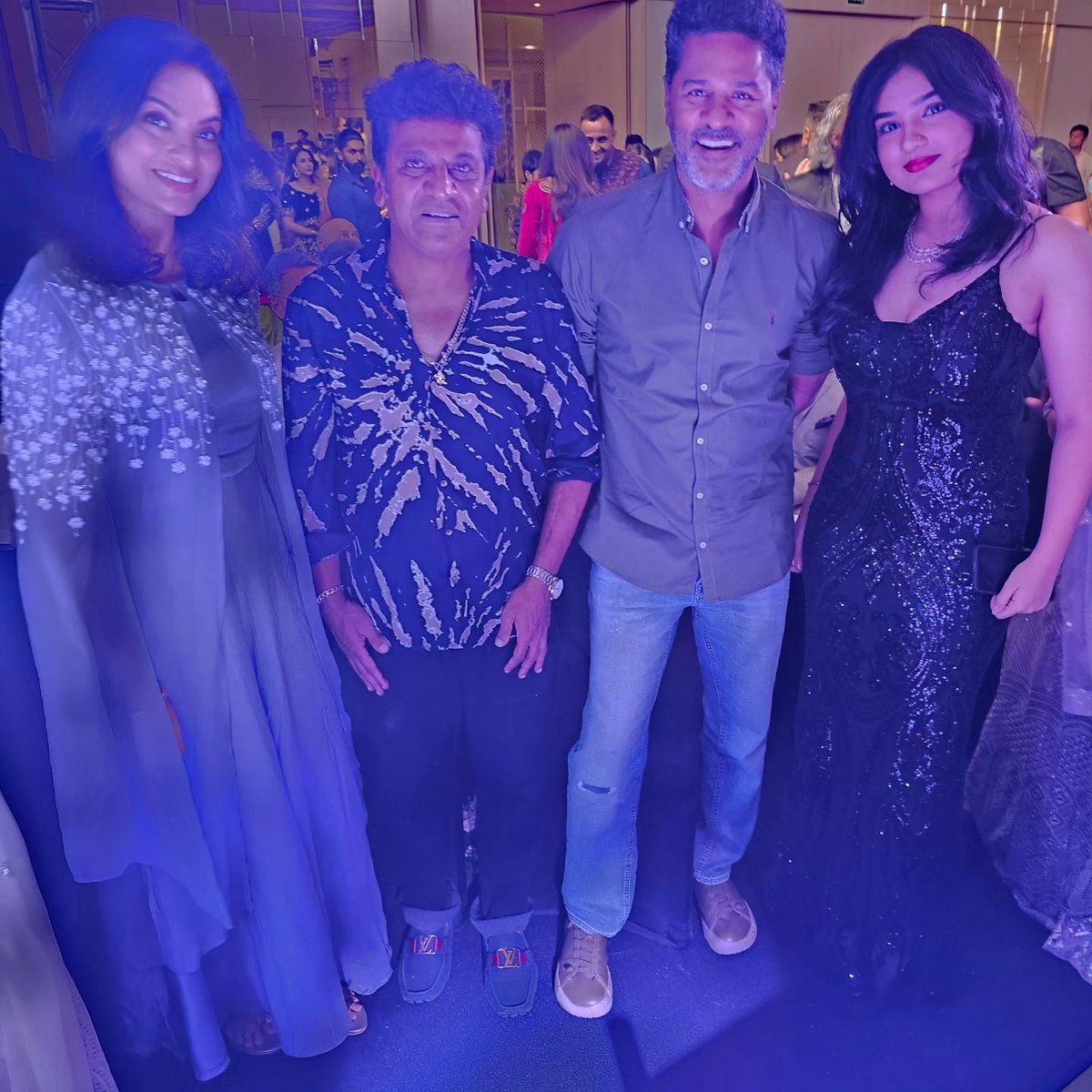 Here's a 📸 of @NimmaShivanna @PDdancing at #Abiva 's Party

#Shivanna #ShivarajKumar #Prabhudeva