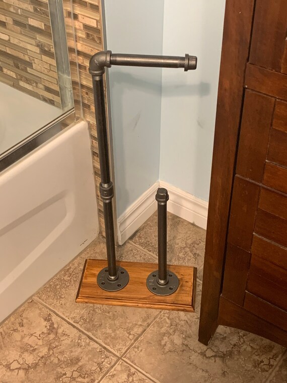 pipeworkpieces's tweet photo. 4 roll toilet paper stand with flat base - rustic https://t.co/ADInuFEdw4 #toiletpaperstand #toiletpaperrack #toilet #paper #toiletpaper @etsymktgtool https://t.co/CYaCi6ivpq