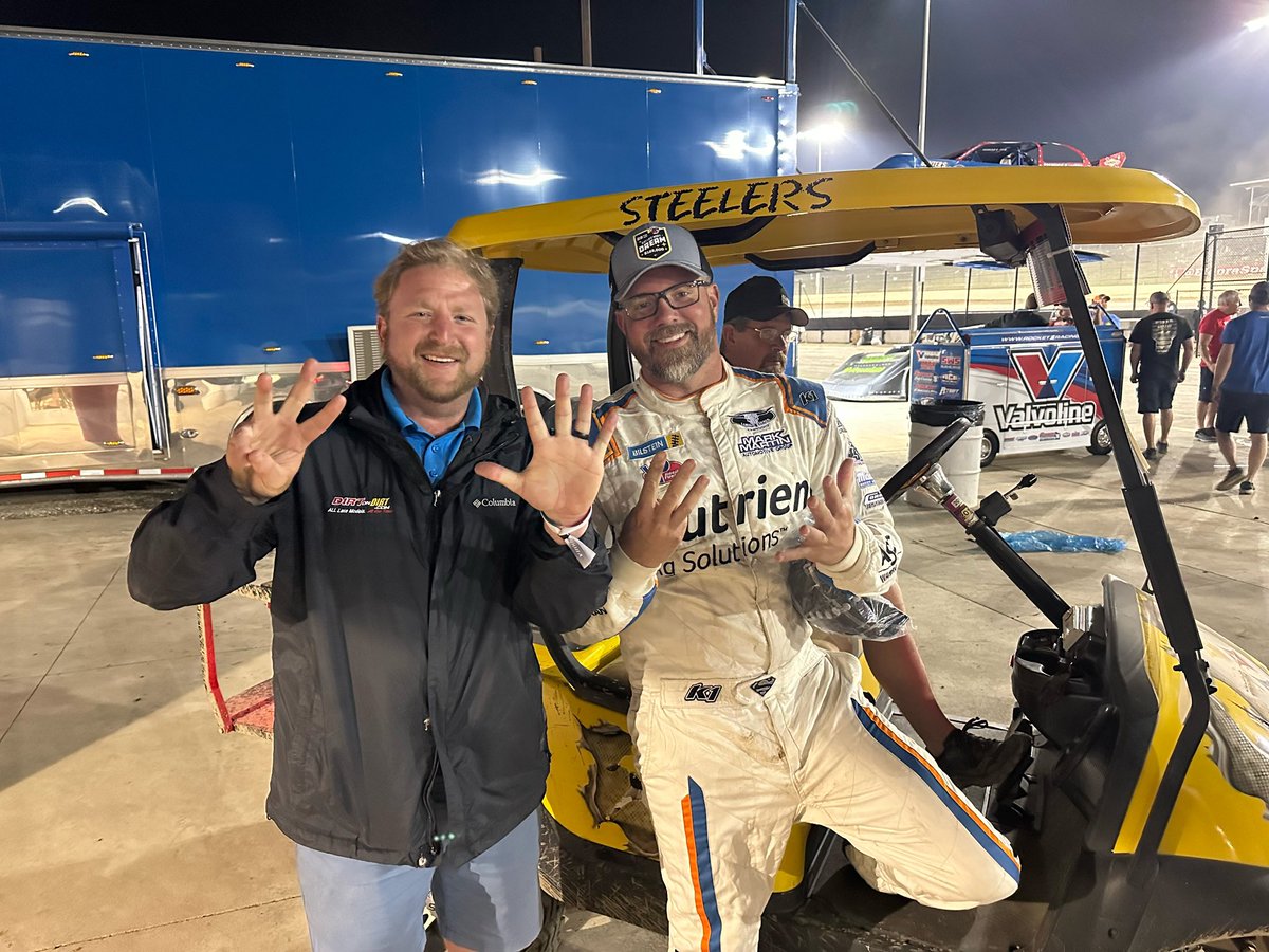 DSuave_12's tweet photo. Mr 8 time Eldora Crown Jewel winner. Tied with Billy Moyer @TheFast49 https://t.co/XE42KMfGg5