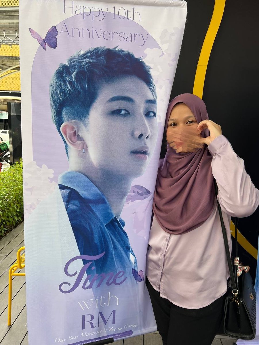 lilsweetpie_'s tweet photo. Went to #TimewithBTS cupsleeve event yesterday!! A big thanks to @forevermy_seven for organizing this cupsleeve! I really enjoyed it! The deco and freebies are so cuteeeeπ«Άπ₯Ή And oh thank you to the army who gave freebies during the event too! Borahaeπ https://t.co/1EknwcD4U0