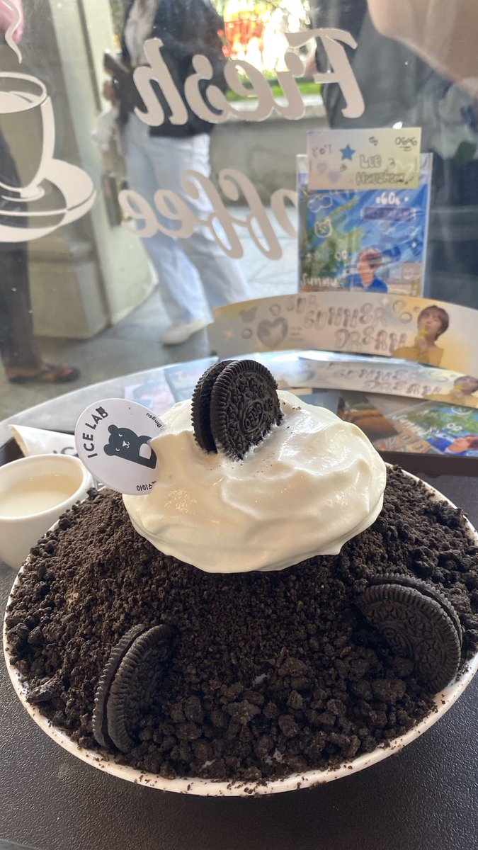 bunnyadoo's tweet photo. went to haechan fancafe event @ bugis icelab 💛💛 happy birthday haechan and thank you for hosting this special bday event for our full sun ☀️💛🌤️@summerdream0606 https://t.co/msPYTjq5oE